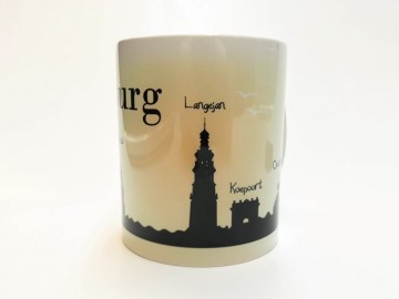 Mok met de skyline van middelburg