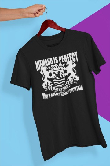T-shirt Niemand is Perfect